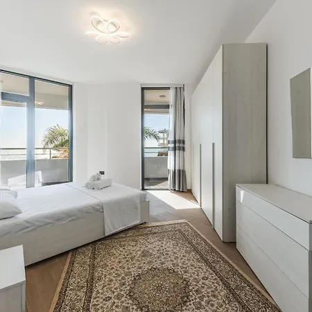 Apartment Hill Side By Ps *