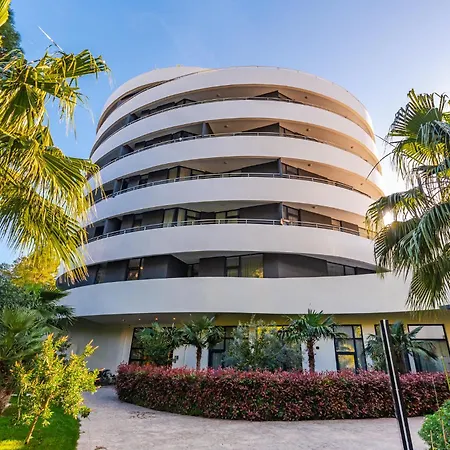 Hill Side By Ps Apartment