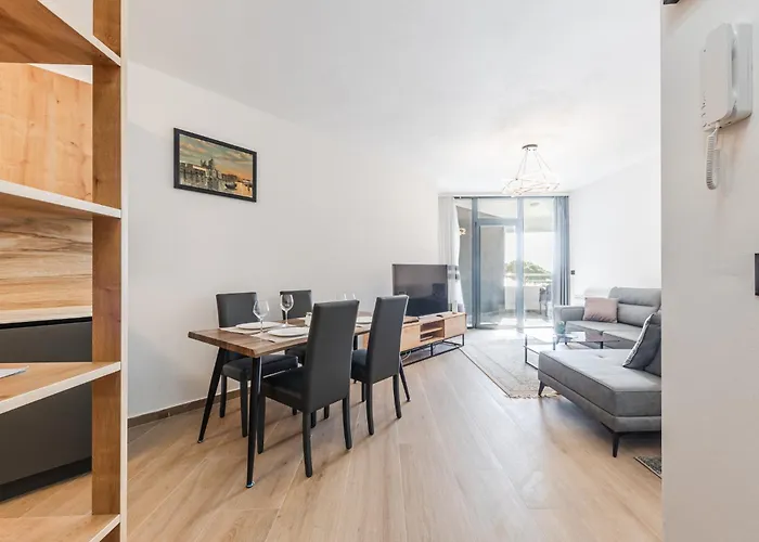 Hill Side By Ps Appartement *