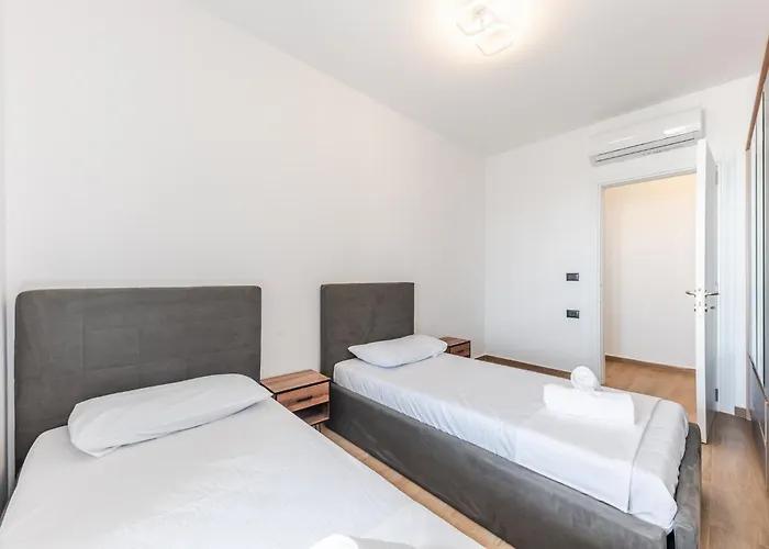 Hill Side By Ps Appartement *